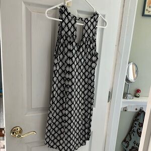 Black and White Sleeveless Dress